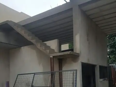 Galpon en Venta 34  mts Fondo