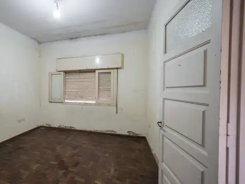 Casa 5 ambientes con 1 baño