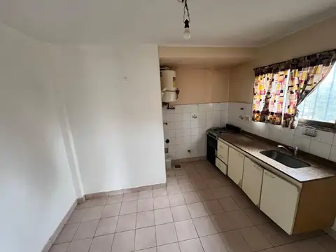 departamento dos ambientes en alquiler moron