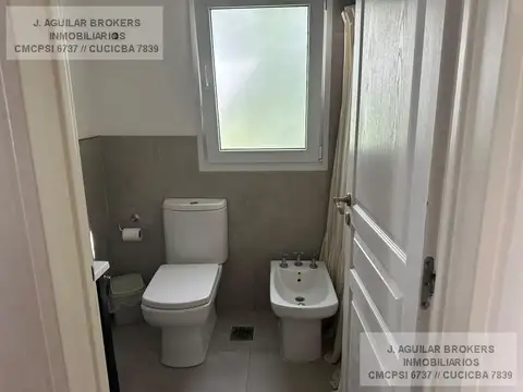 Casa en Alquiler Temporal con 2 cocheras