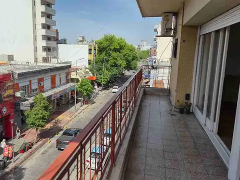 VENTA 3 DEPARTAMENTOS 172m2 TERRAZA PRIV CASTELAR