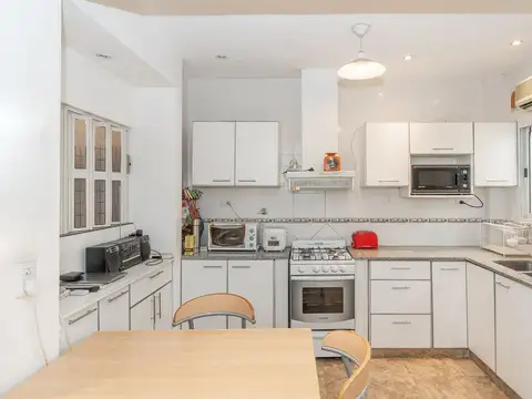 PH a la venta de 4 Amb. Patio. Terraza .Cochera. 