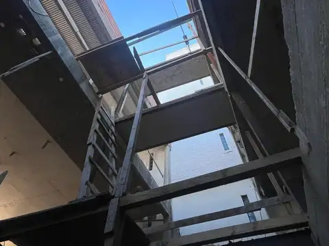 Cochera en construcción - en barrio Candioti Norte