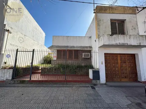 Casa 5 dormitorios en venta - La Plata, calle 37 entre 27 y 28