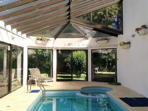 Casa en Venta con 2 cocheras