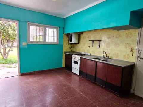Casa 3 ambientes con 1 baño