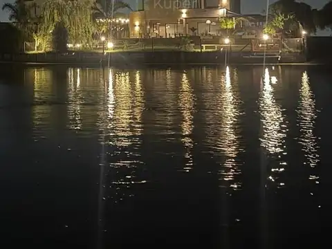 Casa en venta en San sebastián Área 9 A la laguna