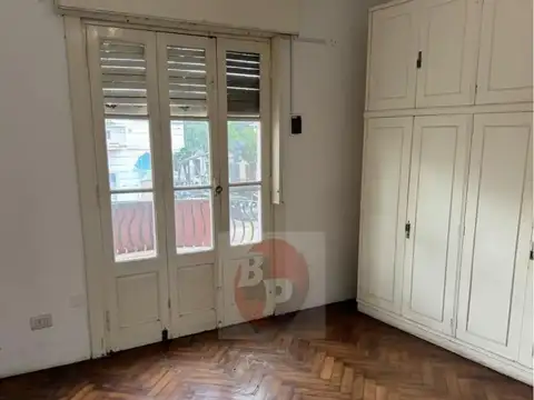 Depto Tipo Casa en Venta en Parque Chacabuco, USD 120.000