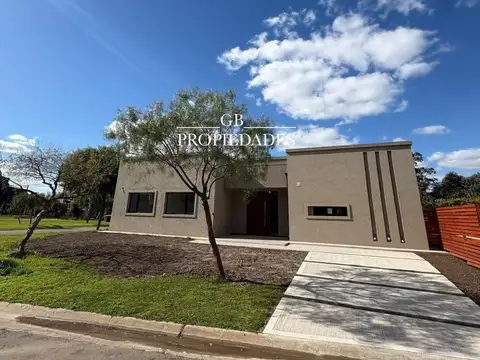Venta de Casa 4 Ambientes en San Ramón, Pilar