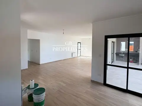 Venta de Casa 4 Ambientes en San Ramón, Pilar