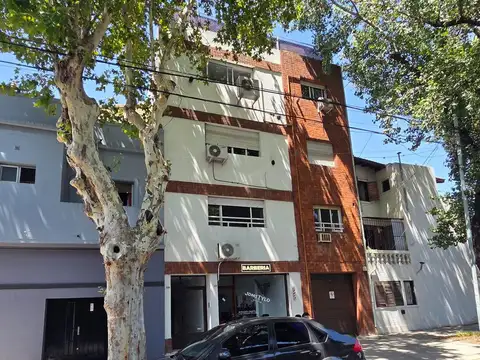 1er piso con gran patio