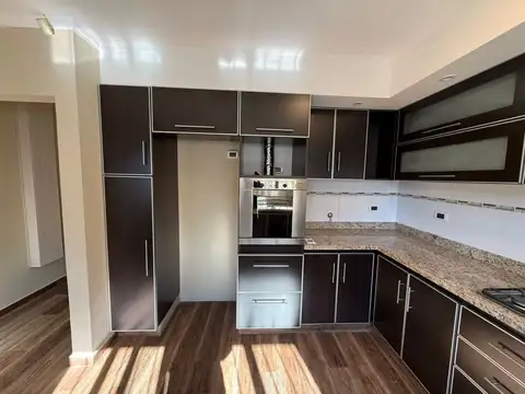 Areco - Alquiler casa impecable 2 hab con jardin