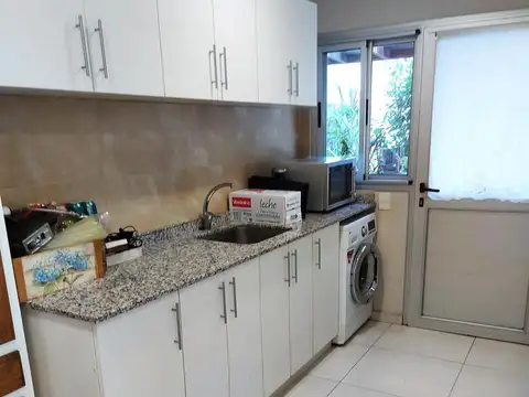 Casa en Alquiler con 1 cochera