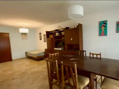 Casa 8 ambientes con 3 baños