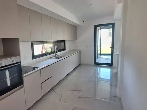 Casa en Venta en Pilar Del Este, USD 235.000