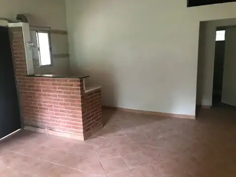 CASA QUINTA 1 DORM. 1 BAÑO - PILETA- AMPLIO PARQUE - Bº VINELLI - LOBOS