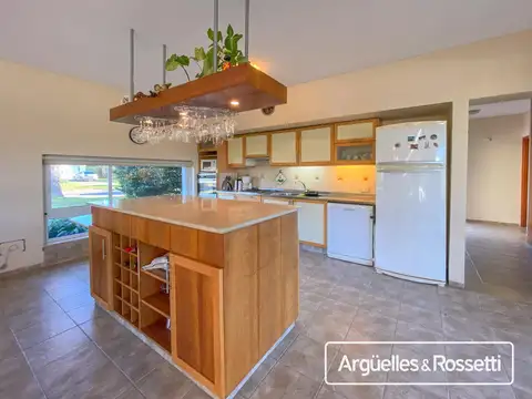 Casa en Venta en Funes, USD 390.000