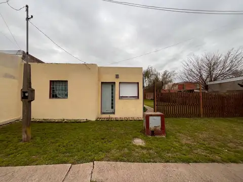 CASA EN VENTA EN ROJAS A REFACCIONAR