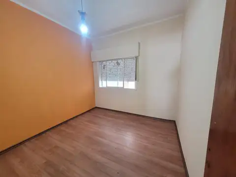 Depto Tipo Casa en Venta en Bernal, USD 62.000