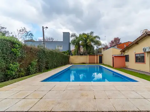 Venta Casa 2dorm quincho jardin pileta Alberti Pil