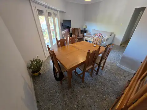 Depto Tipo Casa en Alquiler de 3 ambientes