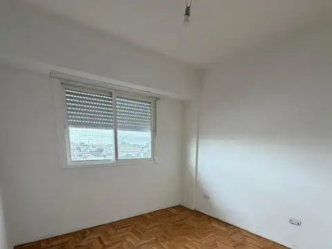 Departamento en Alquiler en Parque Chacabuco, $ 950.000
