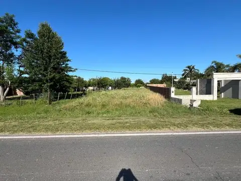 SE VENDE AMPLIO TERRENO SOBRE LA RUTA