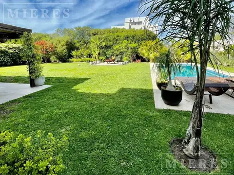 Casa 6 ambientes con 4 baños