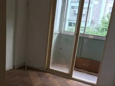 Cabello 3300, Piso 3ero