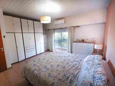 Depto Tipo Casa 4 ambientes con 2 baños