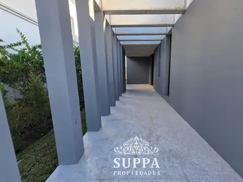 Casa 6 ambientes con 5 baños