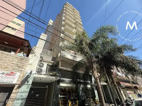 APTO CRÉDITO - Departamento en venta de 2 ambientes con patio y cochera - Villa Ballester Centro