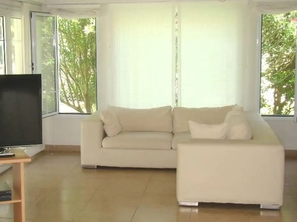 EXCELENTE PROPIEDAD  TRES DORMITORIOS CON PILETA - Foto 14