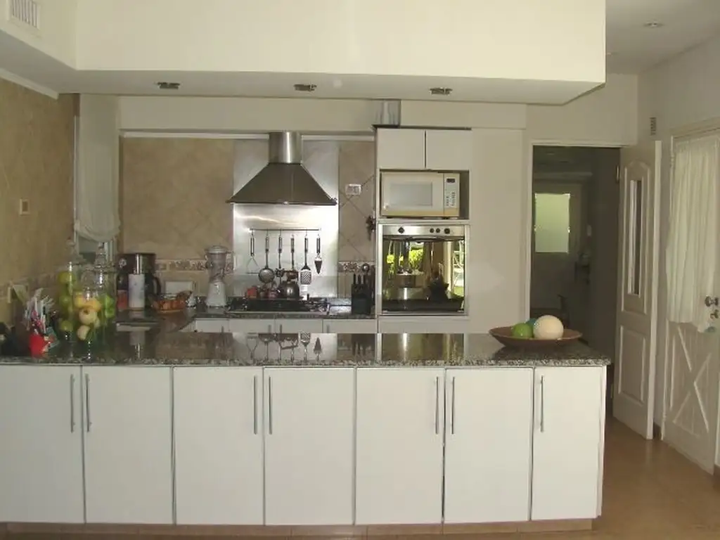 EXCELENTE PROPIEDAD  TRES DORMITORIOS CON PILETA - Foto 13