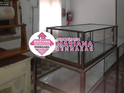 Casa 8 ambientes con 3 baños