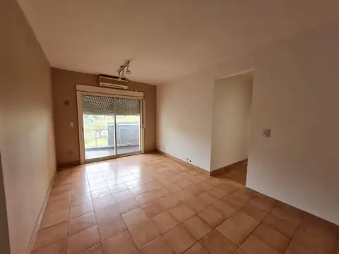 OPORTUNIDAD 3 AMB. CUENTA CON PROPIA COCHERA CUBIERTA