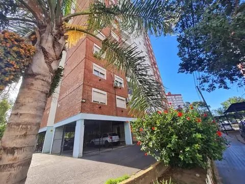 OPORTUNIDAD 3 AMB. CUENTA CON PROPIA COCHERA CUBIERTA