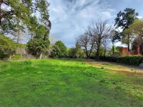 Terreno en Venta en Barrio Parque Leloir, USD 320.000
