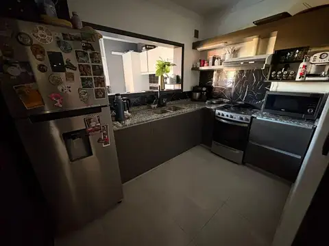 Casa 3 ambientes con 2 baños