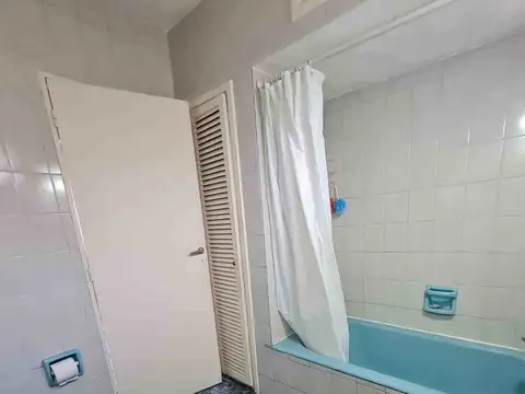 VENTA CASA 5 AMBIENTES JOSE C PAZ. GRAN JARDIN.