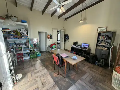 SE VENDE: HERMOSA CASA ANTIGUA - B° CENTRO III