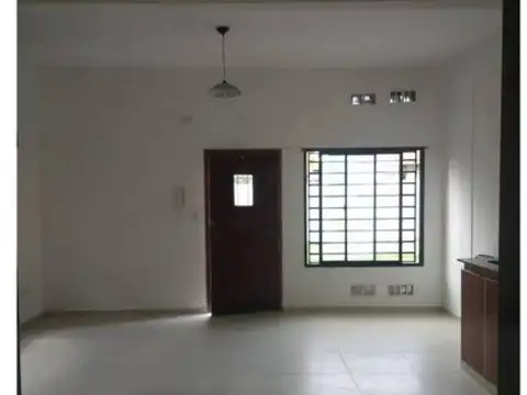 ALQUILER DEPTO 2 AMBIENTES PLANTA BAJA BERAZATEGUI OESTE