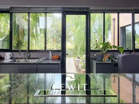 Casa en Venta en Plottier, USD 700.000