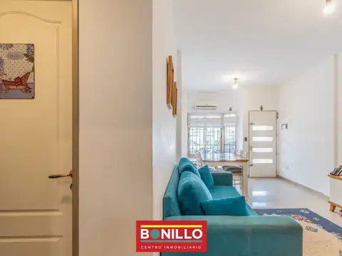 Depto Tipo Casa 3 ambientes con 2 baños