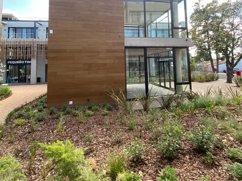 Av Senador Moron 2100, Piso Av