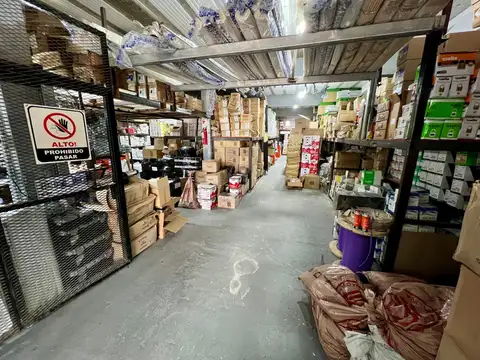 GALPÓN - 480 M2 CUB APROX EN 2 PLANTAS-OFICINA Y PATIO -  LOTE 10X31 - ZON: U2b