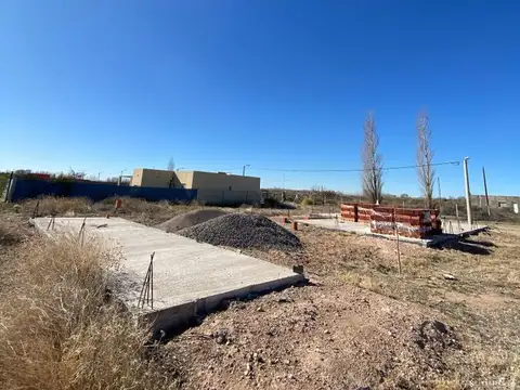 Venta Lote en Esquina con Platea   planos aprobados - Bº Residencial Las Lilas - Plottier