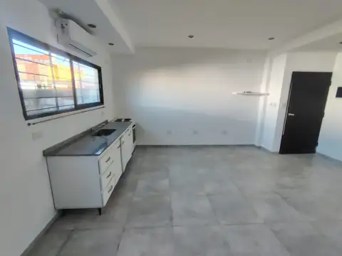 Casa 2 ambientes con 1 baño
