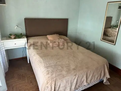 Casa dos dormitorios + local en venta Berisso