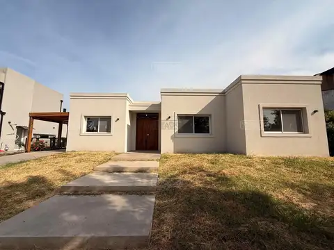 Casa  en Venta en Santa Guadalupe, Pilar del Este, Pilar